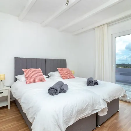 Quinta Delsy * بورش