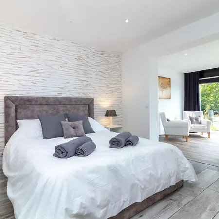 Quinta Delsy * بورش