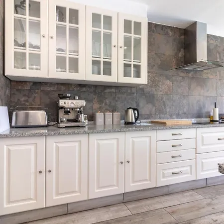 فيلة Quinta Delsy